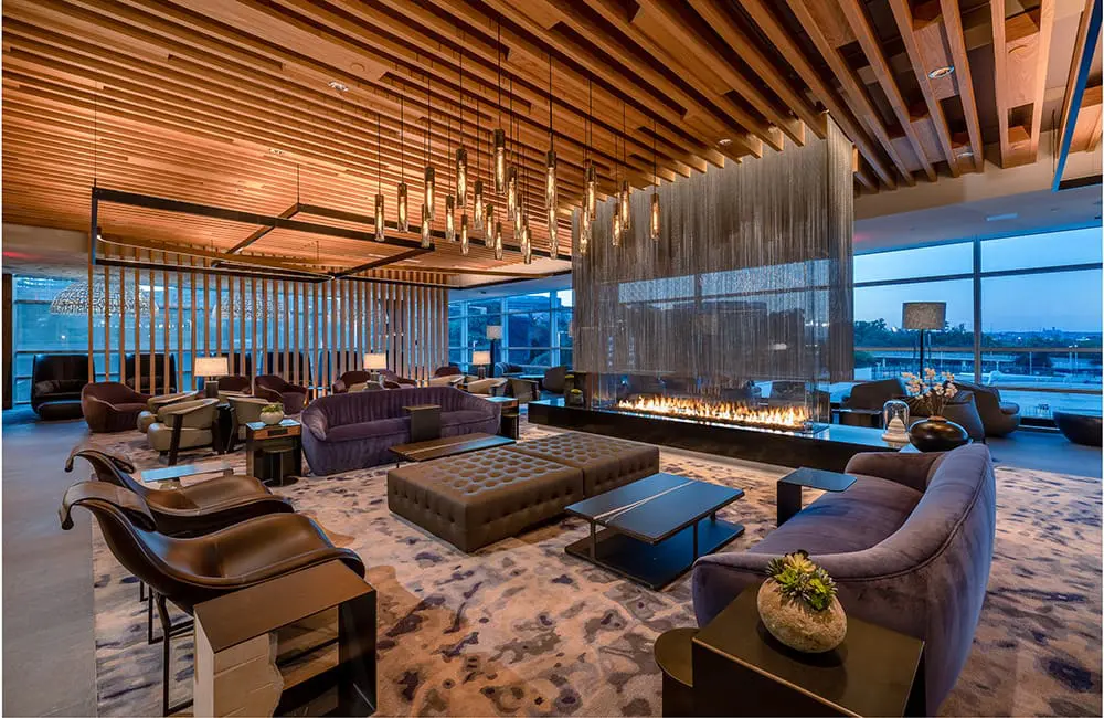 Admirals Club at Ronald Reagan Washington National Airport (DCA). Image: American Airlines