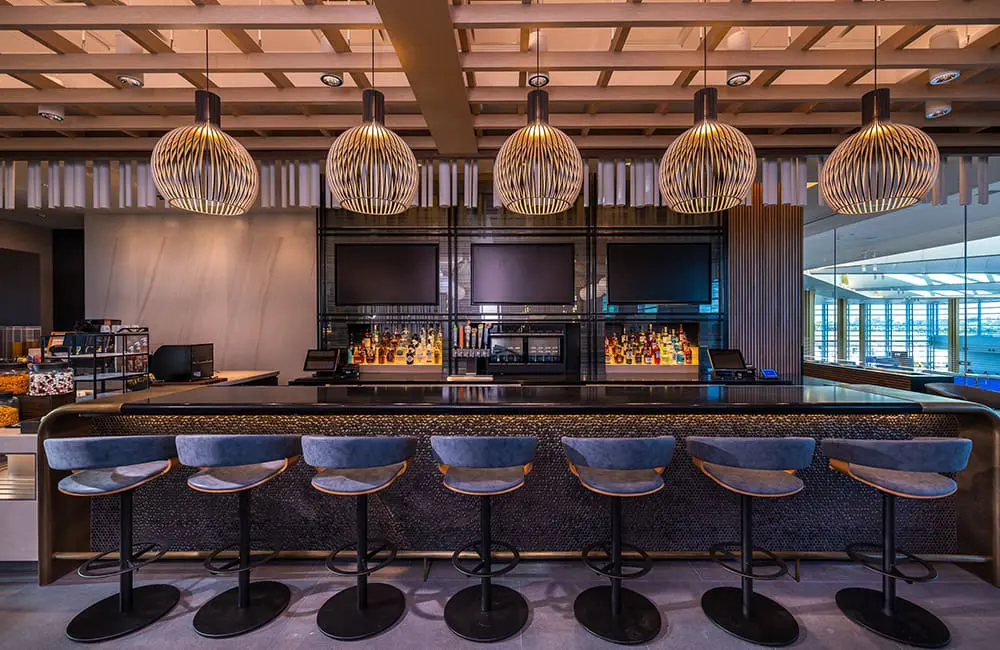 Admirals Club at Ronald Reagan Washington National Airport (DCA). Image: American Airlines