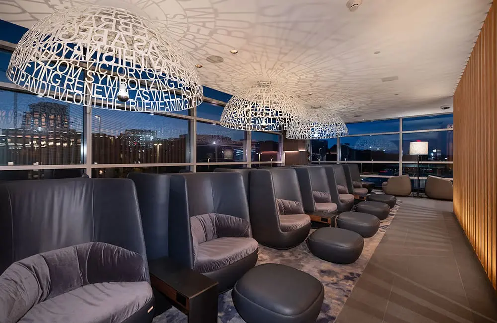 Admirals Club at Ronald Reagan Washington National Airport (DCA). Image: American Airlines