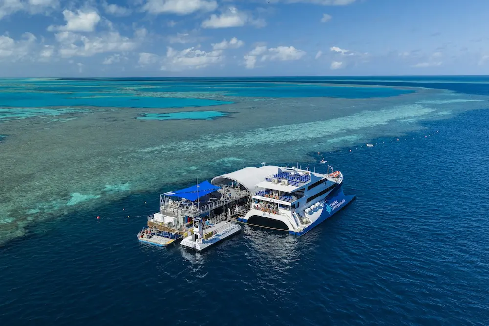 Cruise Whitsundays' Heart Pontoon