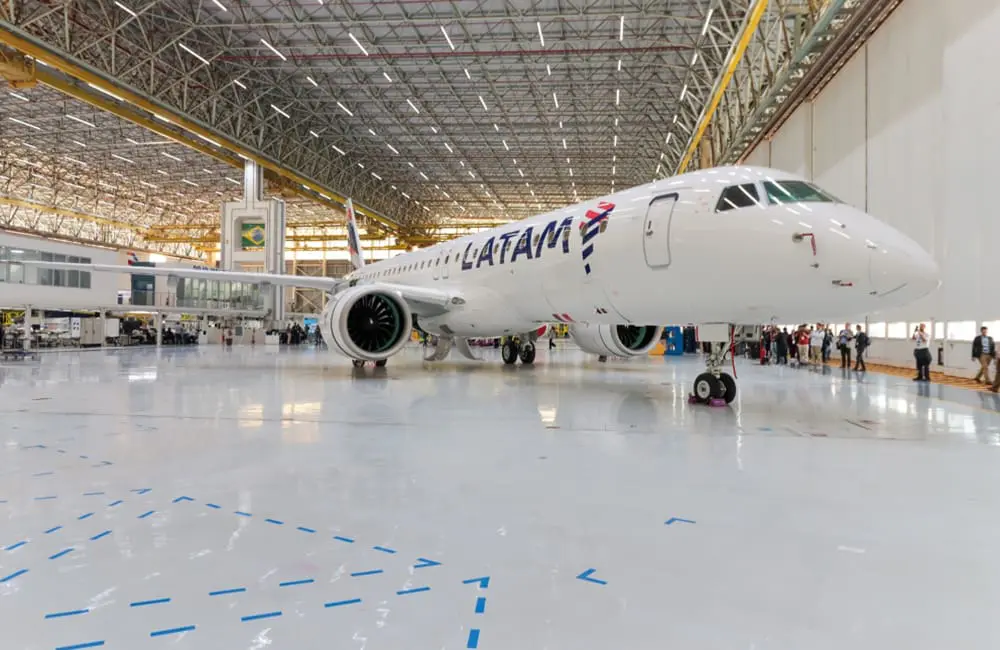 LATAM unveils its first Embraer E190-E2 at Embraer’s hangar in São José dos Campos, São Paulo.