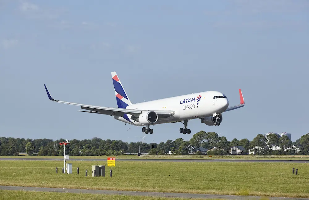 LATAM flies more than 300 tonnes of earthquake aid into Venezuela