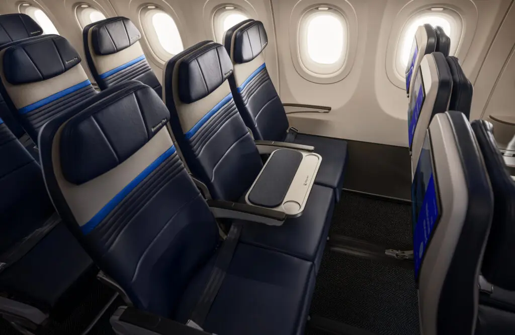 United Airlines halves SA and reduces Qld flights; removes middle seat in new upsell 3 United Airlines' new seating option