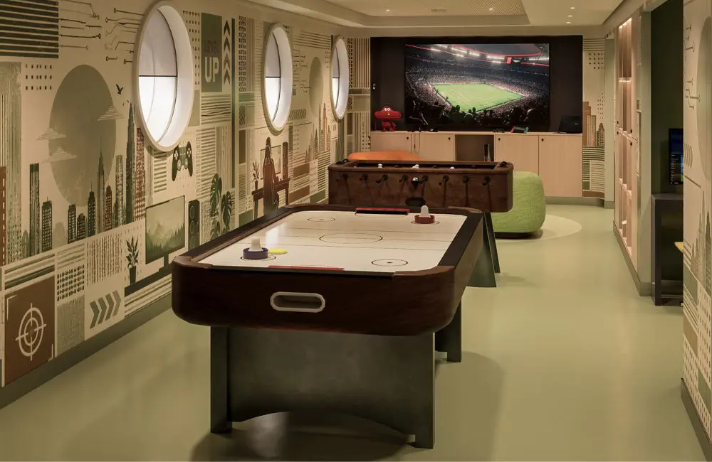 Sneak peek: outdoor spaces on Crystal Grace, the line's first new-build ship in 25 years 3 Crystal Grace teen area