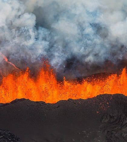 Flight fears as fresh eruptions continue over Iceland