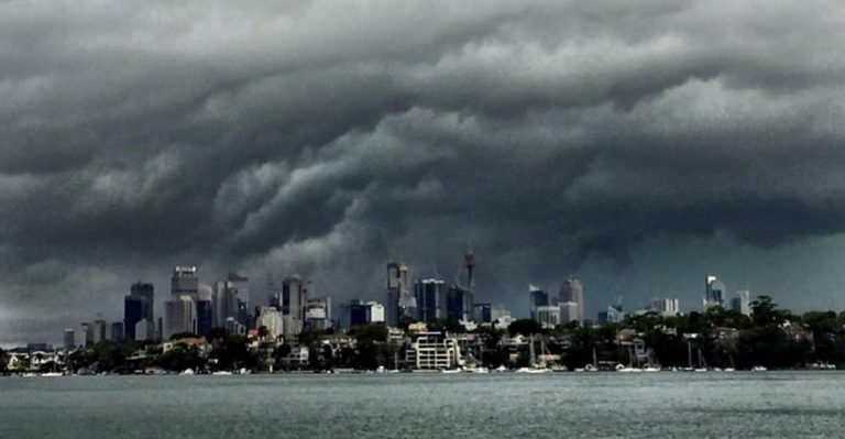Sydney Airport affected by severe storms