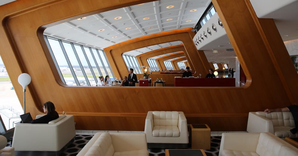 What really goes on in Sydney's Qantas International First lounge?