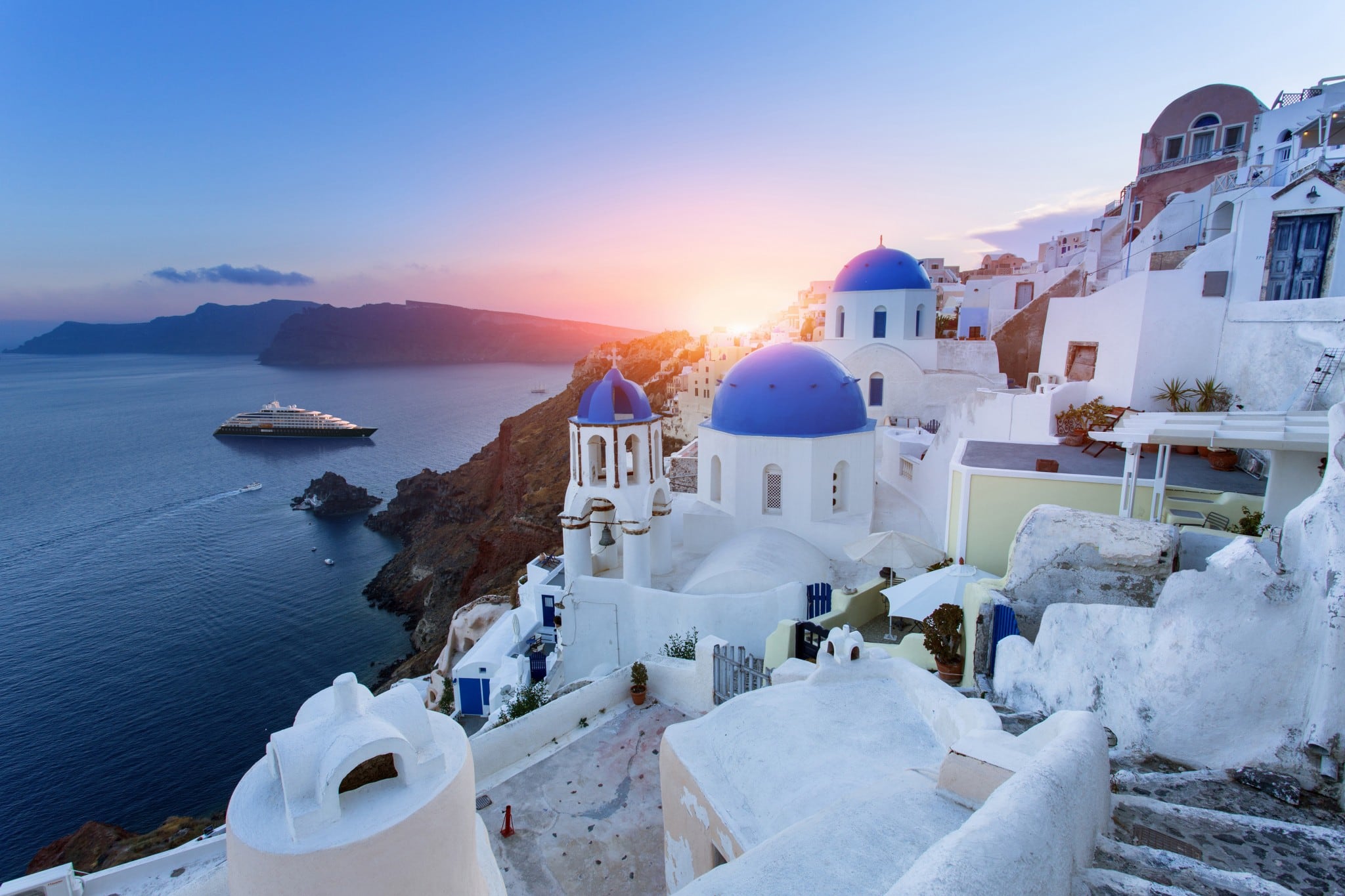 travel news Eclipse and Santorini