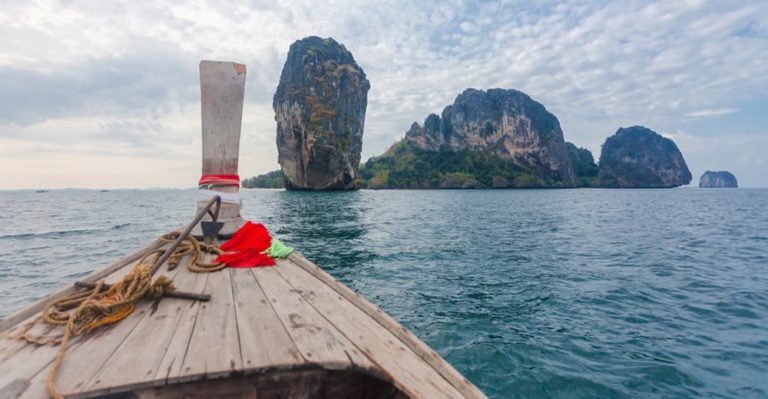 Thai authorities close off a popular tourist island
