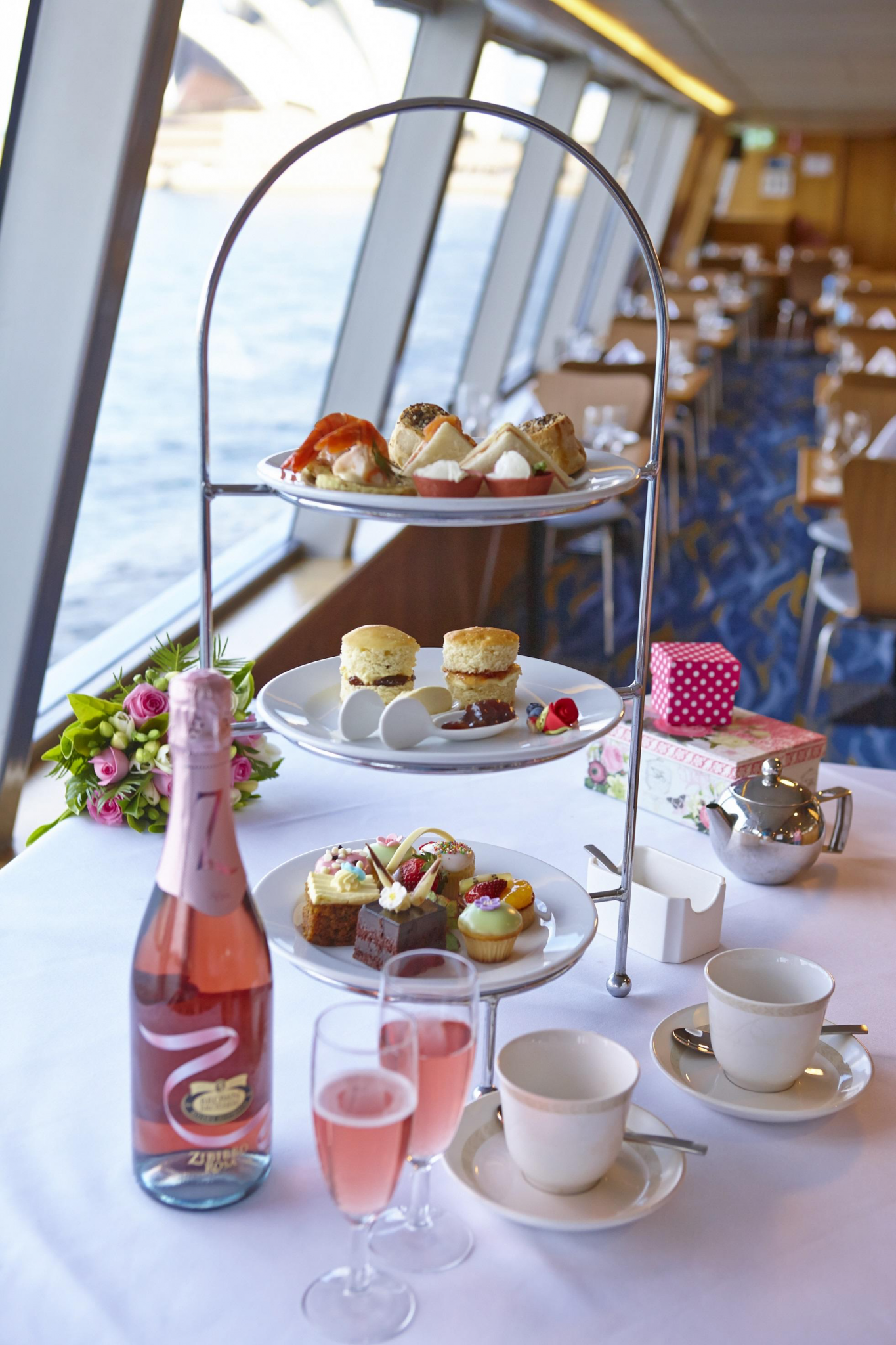 Qantas, Radisson Blu & Captain Cook Cruises turn pink for Breast Cancer Awareness Month 20 1-copy