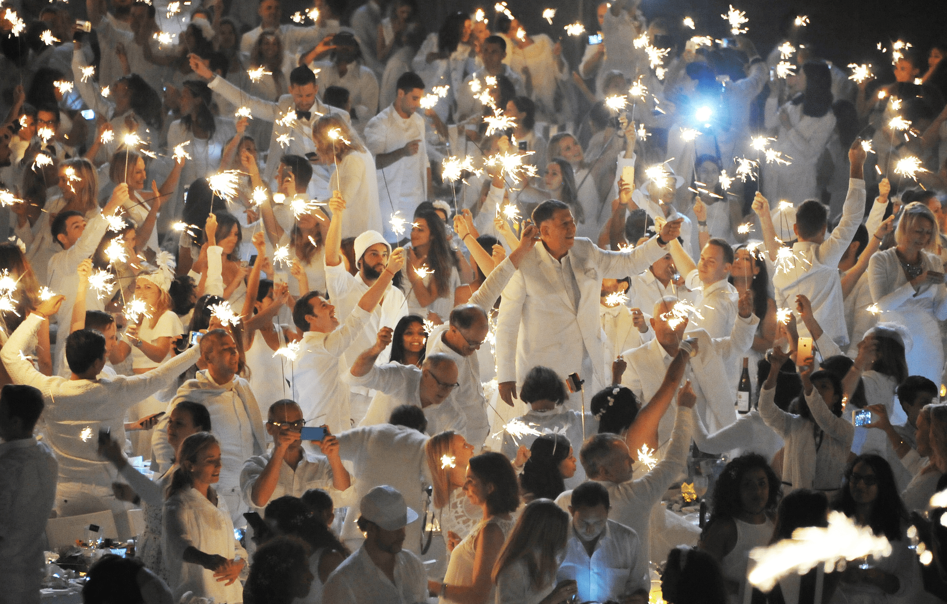 Le Dîner en Blanc returns to Sydney 8 screen-shot-2016-09-29-at-11-32-10-am