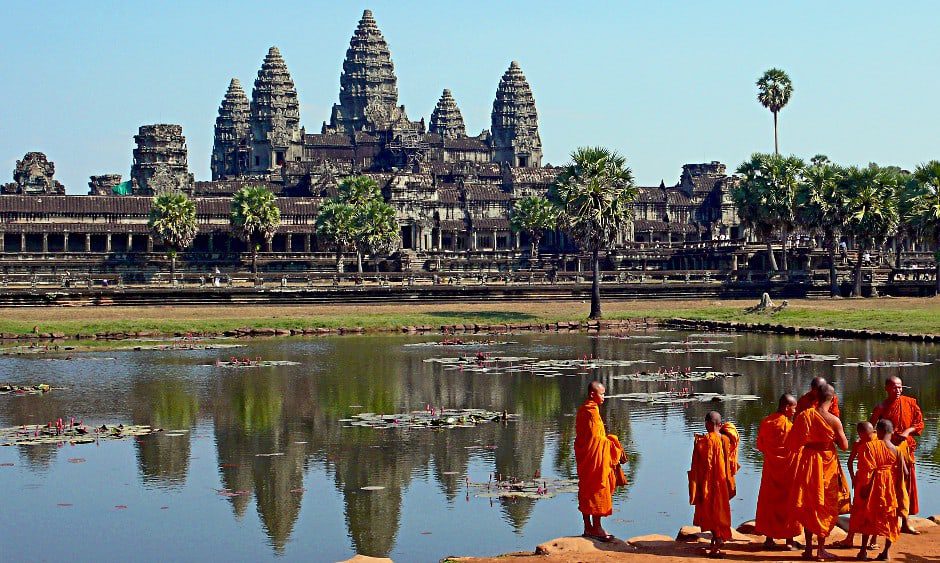 Buddhist monks in front of the Angkor Wat