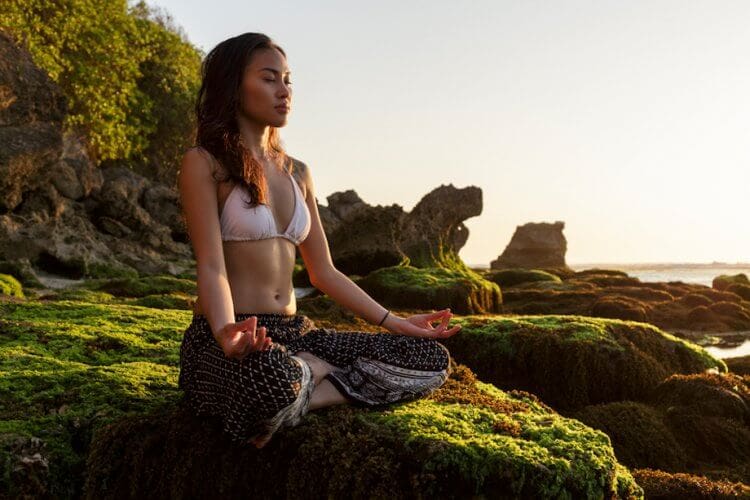 yoga-girl-karryon