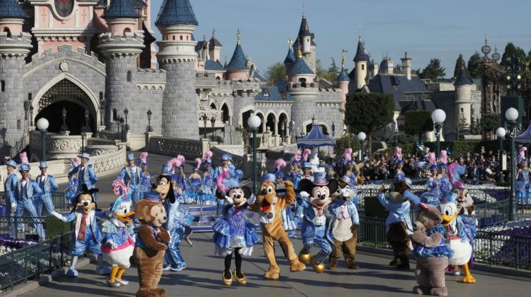 Take a guess – how many Aussies will visit Disneyland Paris in 2017?