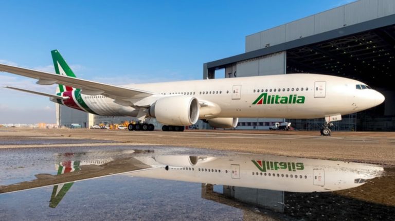 Flights continue as Alitalia files for administration