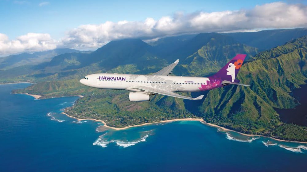 EMIRATES' SYDNEY SERVICE, A&K QANTAS LOYALTY OFFER & MORE TRAVEL AGENT NEWS 29 Hawaiian Airlines plane