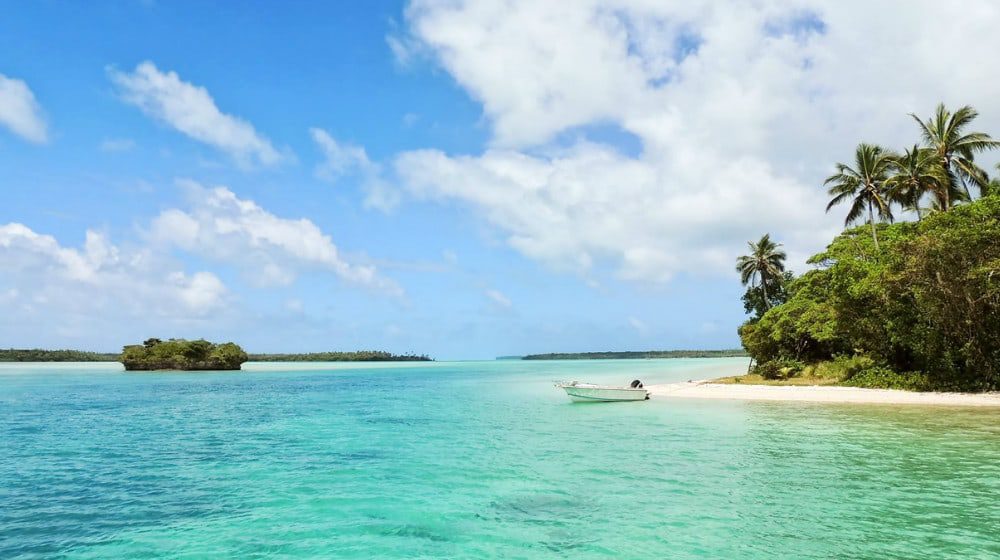 More Aussies are heading to New Caledonia JUST FOR THE WEEKEND