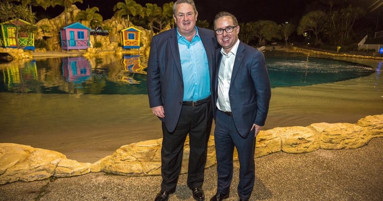 helloworld splash into 2017 Owner Managers Conference at Seaworld
