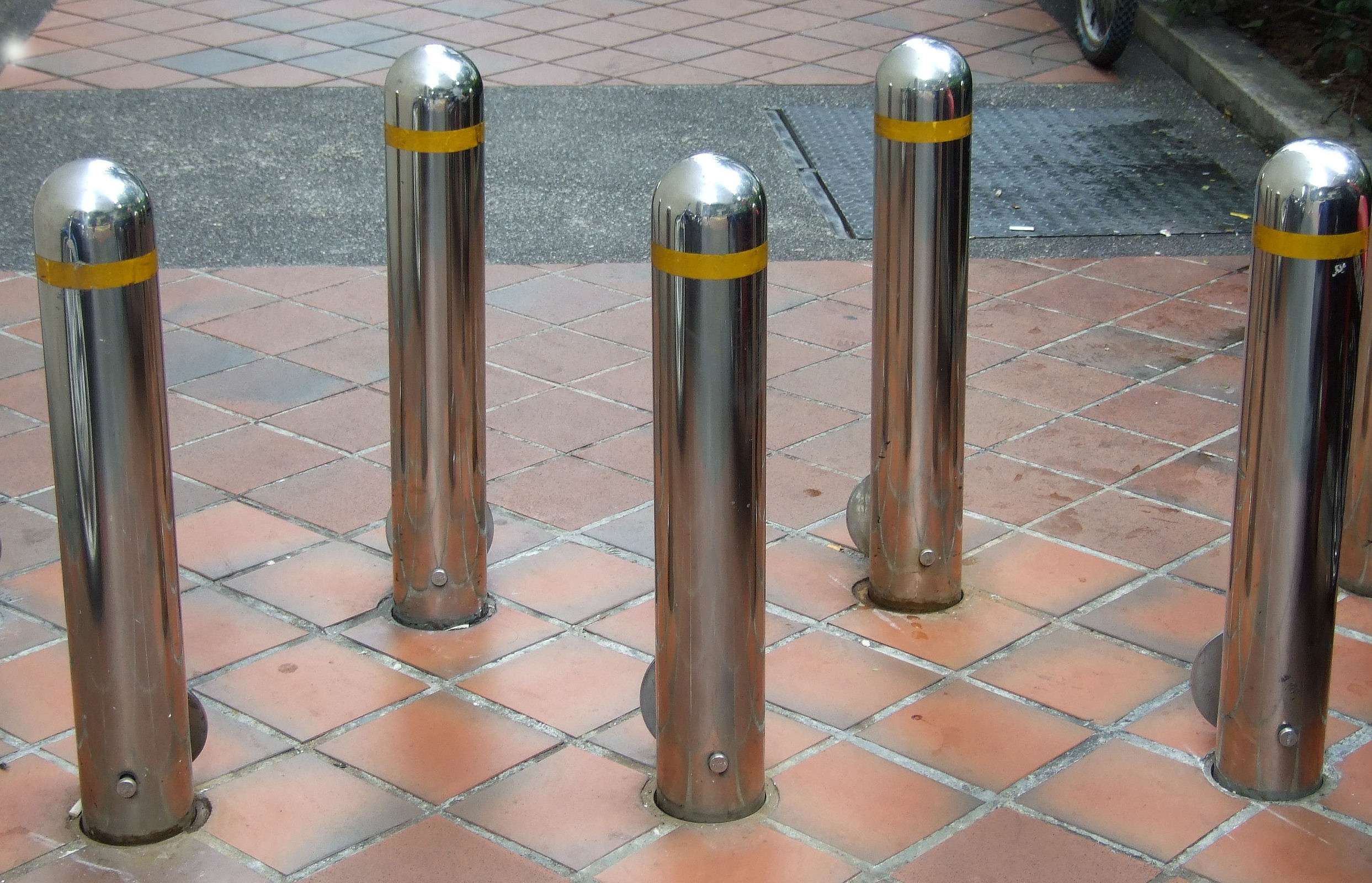 AUSTRALIA'S PLAN AGAINST VEHICLE ATTACKS IN BUSY CITIES 5 Image: bollards-sydney.com.au