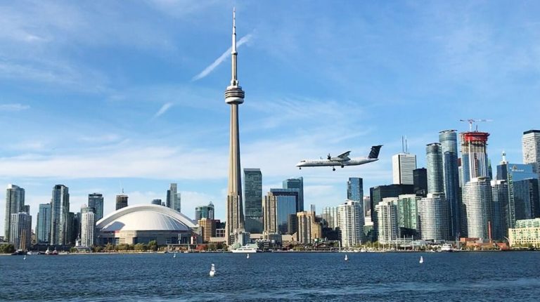 What are the must do’s for 24 hours in Toronto? Our definitive guide