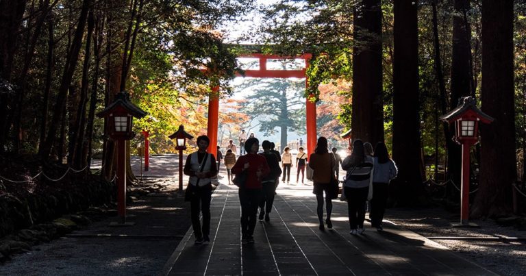 Agent E-Learning winners experience Japan’s ‘Kyushu’ beauty and spirit