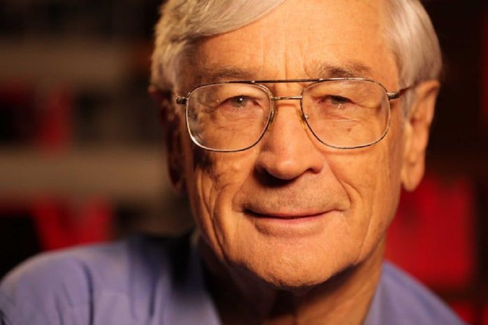 Why is Dick Smith shouting flights to Christmas Island?