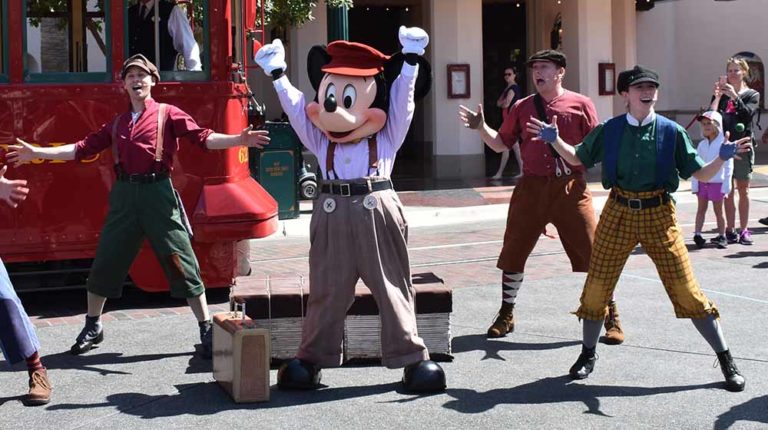 SURPRISE: 14 things you DEFINITELY don’t know about Disneyland & California Adventure Park