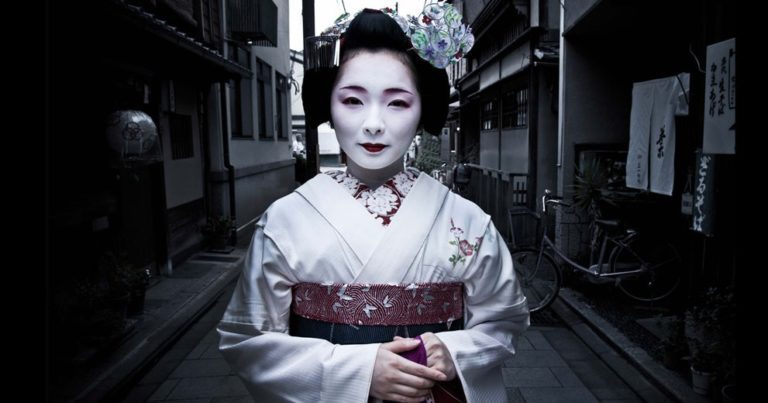 GEISHAS: 6 facts about the traditional Japanese female entertainers