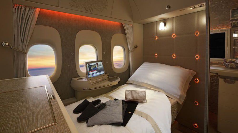WINDOWLESS PLANES are the future of flying ?: Emirates