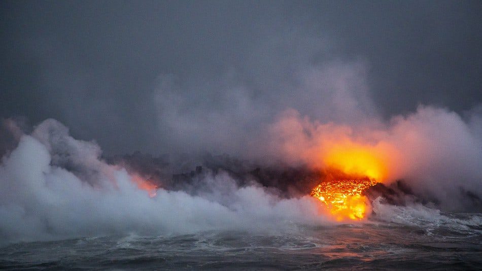 LAVA BOMB: Ocean tour tourists burned by molten lava shower in Hawaii
