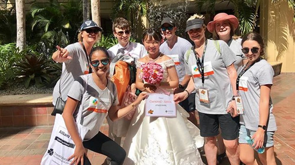 TRAVELMANAGERS crashed A WEDDING in Waikiki during HILARIOUS challenge