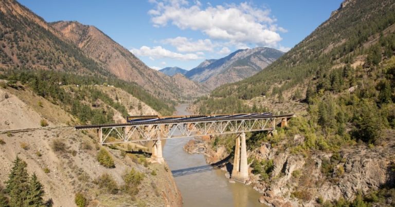GET ONBOARD: Become a Rocky Mountaineer Specialist