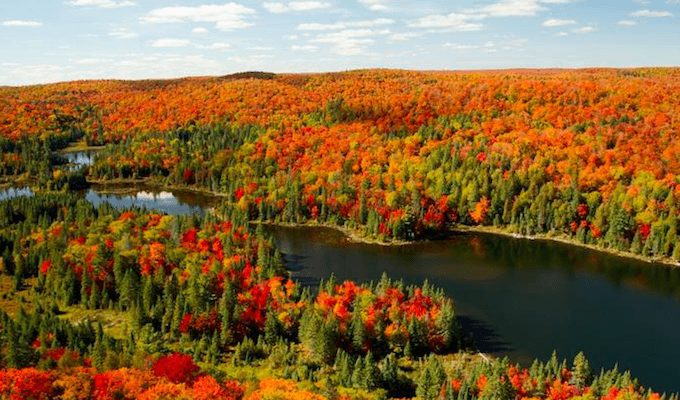 How are we travelling? 5 new habits travellers have taken on board 2 KARRYON-Canada-Destination-Autumn-Algonquin