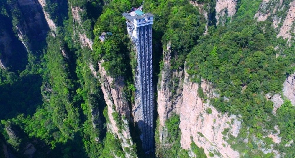 TALLEST OUTDOOR ELEVATOR: Would you ride the world’s most extreme lift?