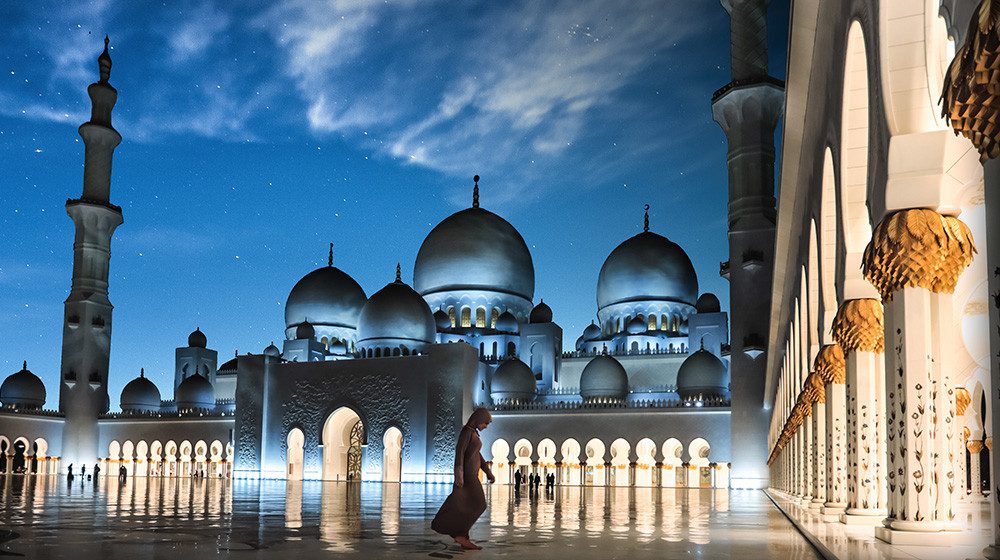 FREE LUXURY STOPOVER: Start exploring in Abu Dhabi