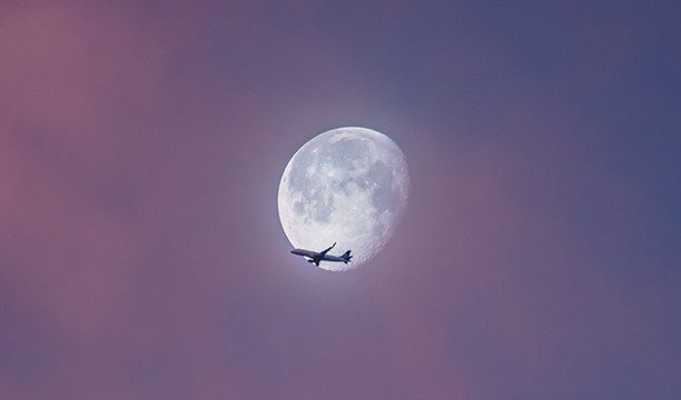 karryon-aircraft-moon