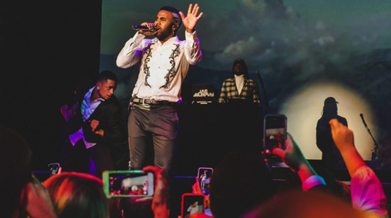 RIDIN’ HOME: Jason Derulo surprises industry & closes IPW19 with a wiggle