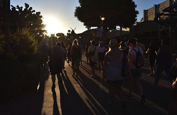 karryon-disneyland-extra-magic-hours