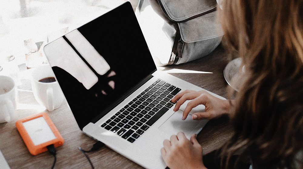 MACBOOK PROS: Qantas & Virgin Australia ban laptops due to fire risks