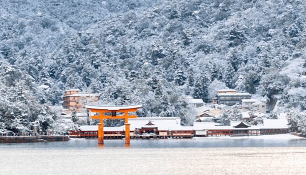 KARRYON-Japan-Snow-Itsukushima-jinja