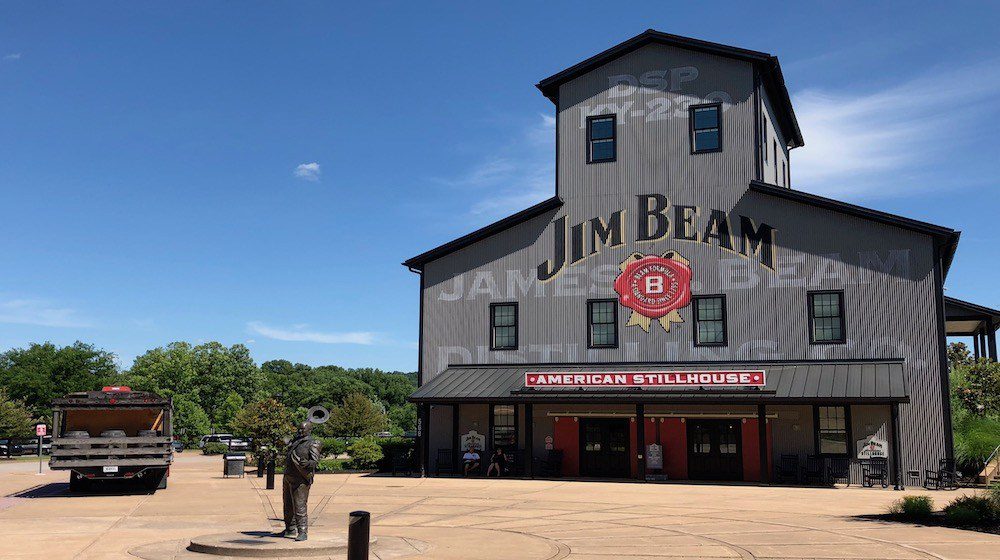 BOURBON DREAMS: You Can Stay At The Jim Beam Distillery House In Kentucky!