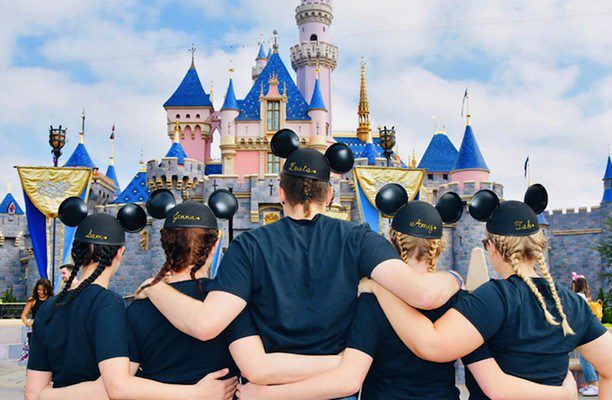karryon-disneyland-fam-scavenger-hunt-5