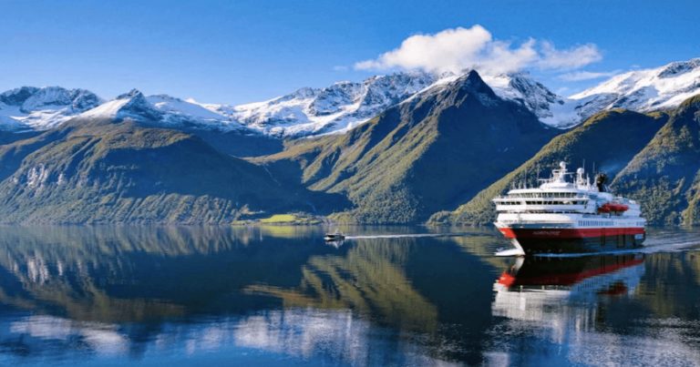 KARRYON DEALS OF THE WEEK: Hurtigruten, Fiji Airways, Regent + More!