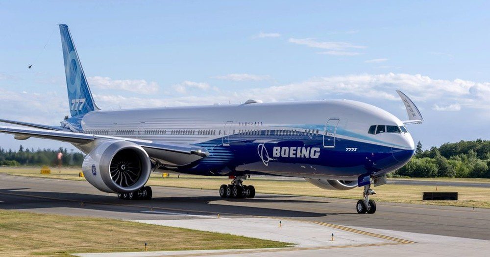 IT FLEW BEAUTIFULLY: Boeing 777X Takes To The Skies For First Flight