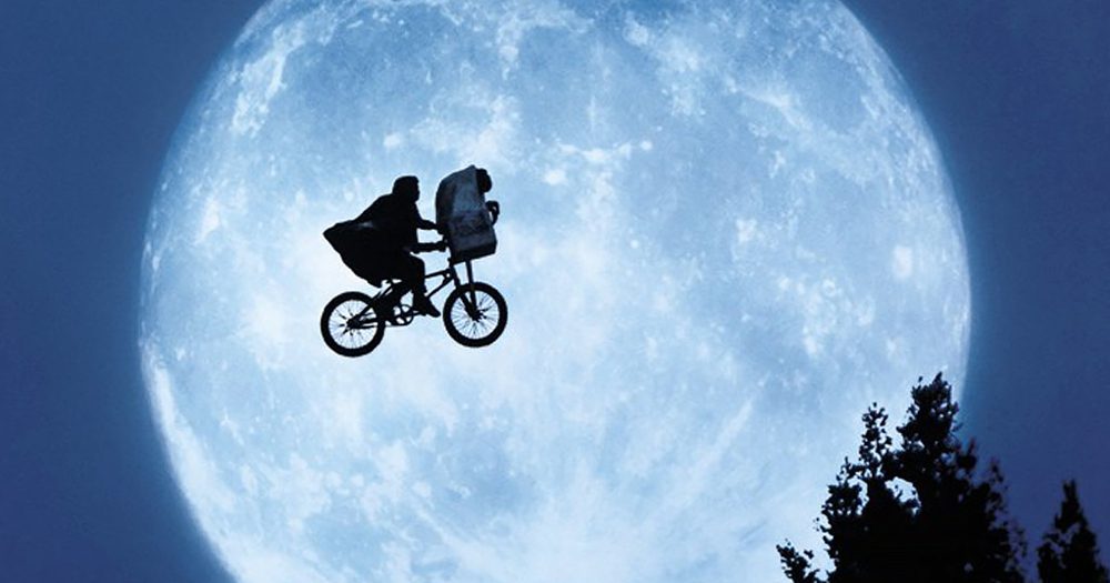 To The Moon & Back: Get Onboard Qantas' Supermoon Flight