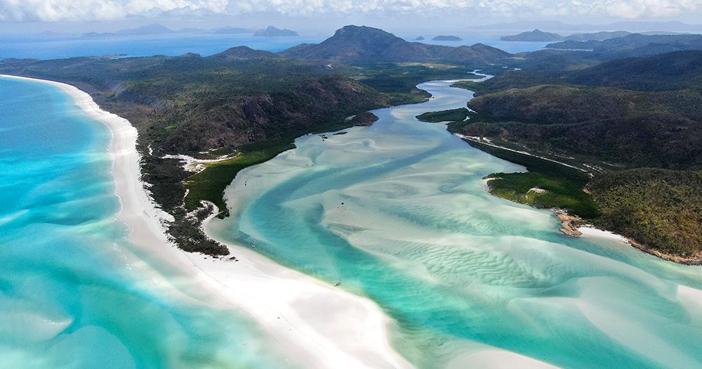 Christmas in Queensland? PCR tests to be free for hotspot arrivals