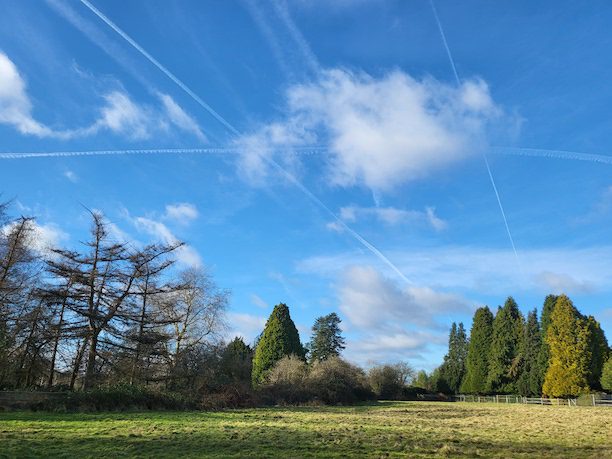 Vapour Trails above the English Countryside 01Feb22