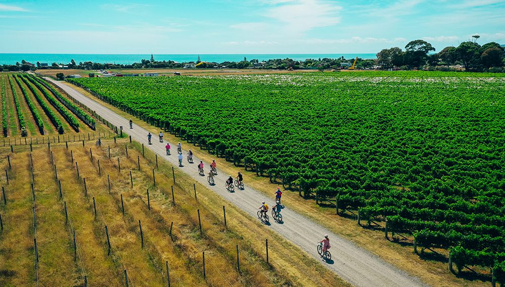 Award-winning food and wine, outstanding architecture, and warm balmy days surrounded by magnificent landscapes – Hawke’s Bay is pure paradise.