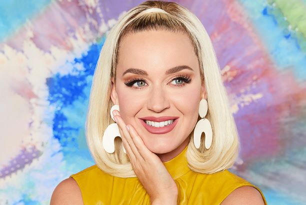 Katy Perry and Prima Partners: Eamonn Ferrin, VP, NCL International business 7 Norwegian Prima godparent Katy Perry