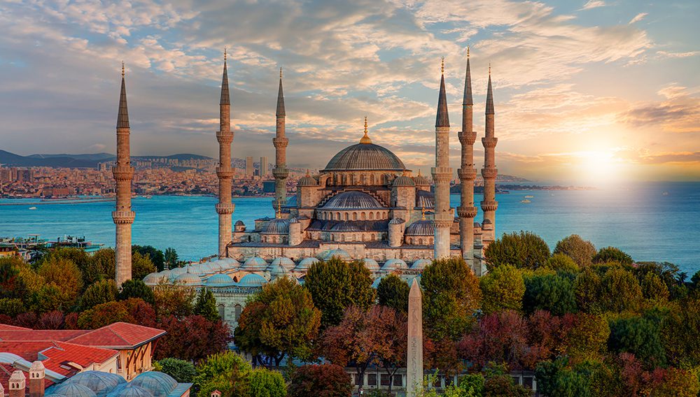 Byzantine art, bustling bazaars and authentic mouth-watering Turkish cuisine await your arrival in Istanbul